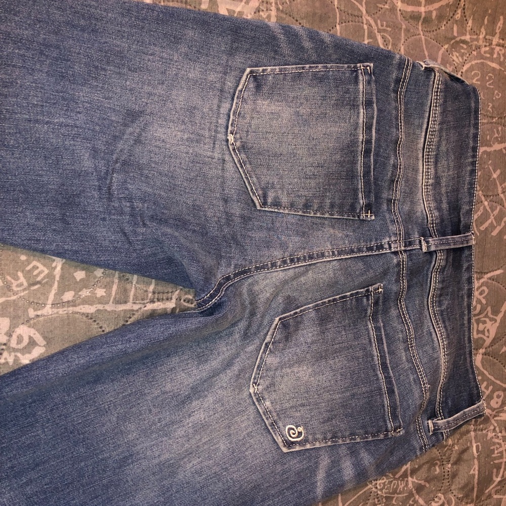 Distressed jeans - Picture 3 of 6
